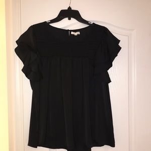 Ruffles black short sleeve blouse